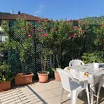 Διαμέρισμα La Terrazza Degli Oleandri