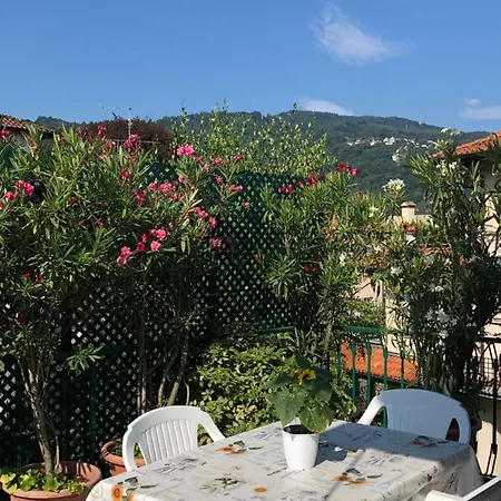 La Terrazza Degli Oleandri Apartment